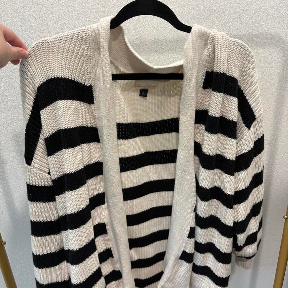 Universal-thread Women's Black and Cream Cardigan